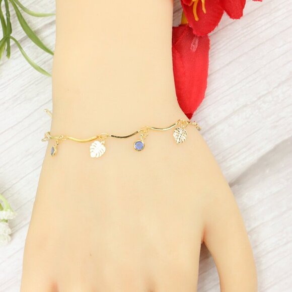 "Trendy Handmade Bracelet – A Thoughtful Gift for Girls & Women | UNVRC1011 - Picture 6 of 10